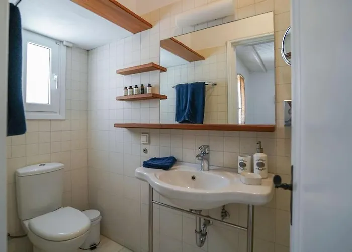 فيلة Dream Views, Steps Away From *